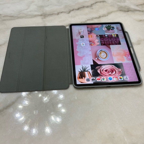 Apple iPad Pro case 12.9” 2018 Version. - Picture 9 of 10